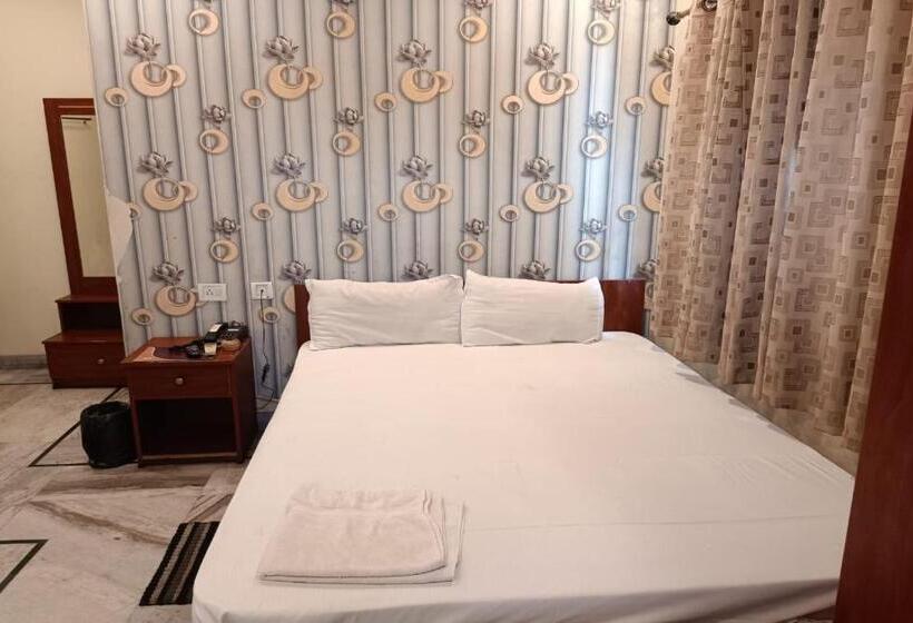 Номер Deluxe, Staymaker The Splces   Bidhannagar