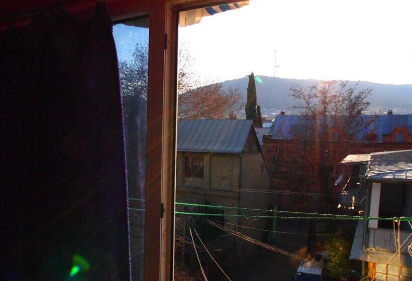 اتاق استاندارد, Green Stairs Guest House