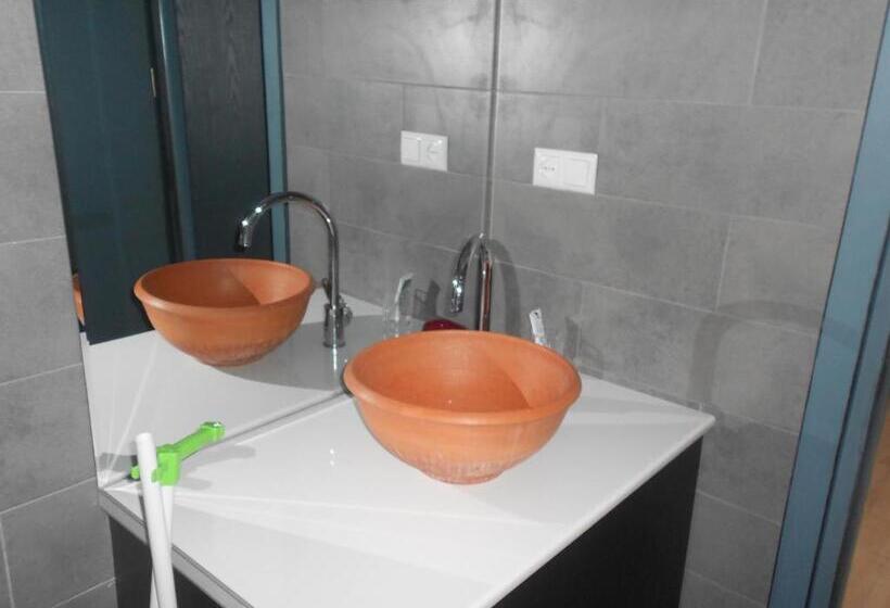 آپارتمان 1 خوابه, Apart Hotel Art