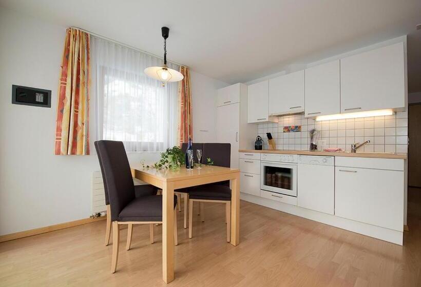 Balkonlu 1 Yatak Odalı Daire, Apart Primavera