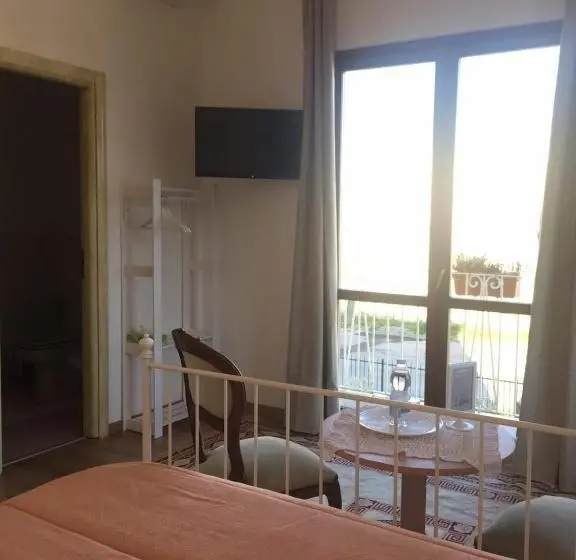 キングサイズベッドのスタンダードルーム, B&b Villa Angela Via Della Bonifica 17