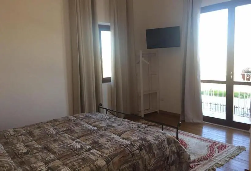 スタンダードトリプルルーム, B&b Villa Angela Via Della Bonifica 17