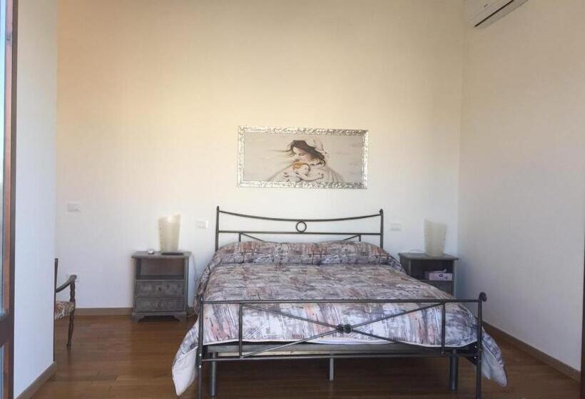 غرفة عائلية مطلّة علي الحديقة, B&b Villa Angela Via Della Bonifica 17