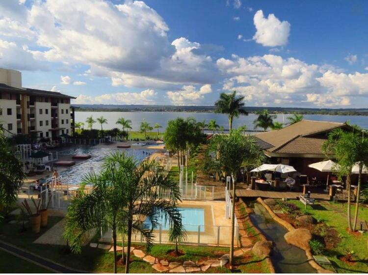 带1个卧室的带阳台的公寓, Flat Na Beira Do Lago 5min Da Esplanada Dos Ministérios