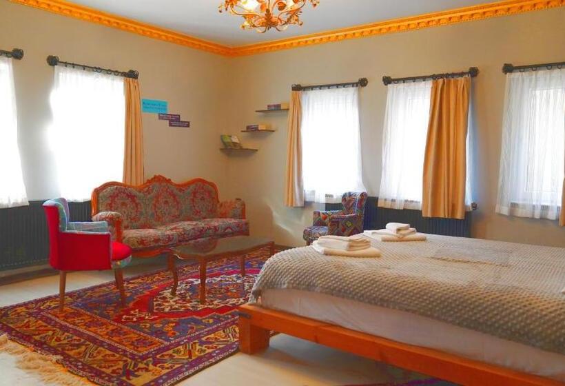 اتاق استاندارد با تخت بزرگ, Alpha Stone House