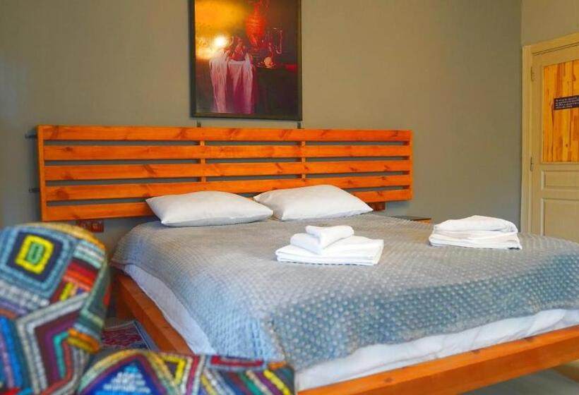 اتاق استاندارد با تخت بزرگ, Alpha Stone House