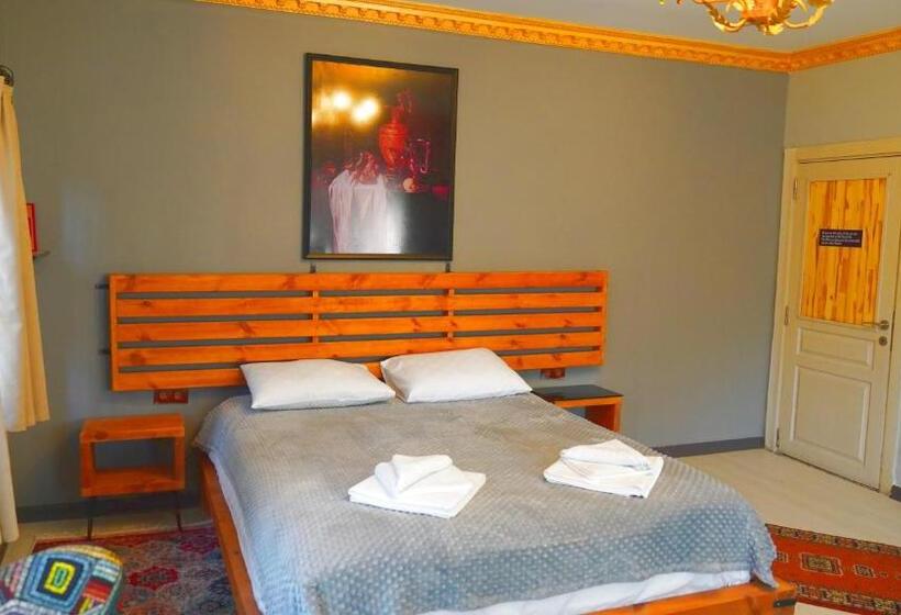 اتاق استاندارد با تخت بزرگ, Alpha Stone House