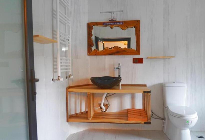 اتاق استاندارد با تخت بزرگ, Alpha Stone House