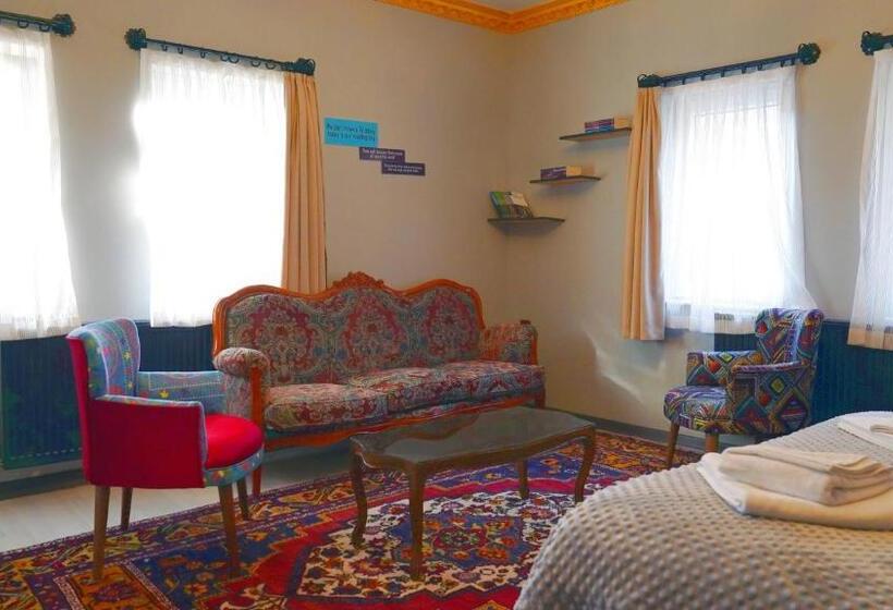 اتاق استاندارد با تخت بزرگ, Alpha Stone House