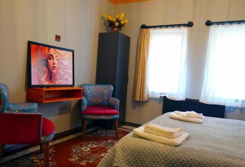 اتاق استاندارد, Alpha Stone House