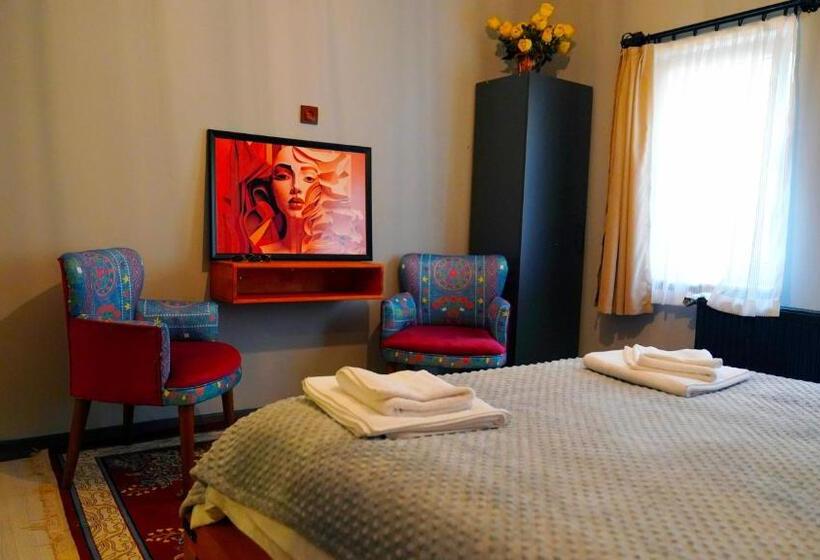 اتاق استاندارد, Alpha Stone House