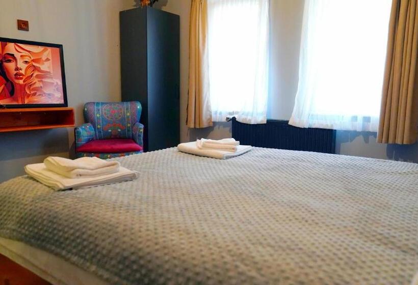 اتاق استاندارد, Alpha Stone House