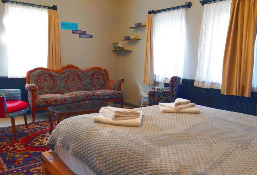 اتاق استاندارد با تخت بزرگ, Alpha Stone House