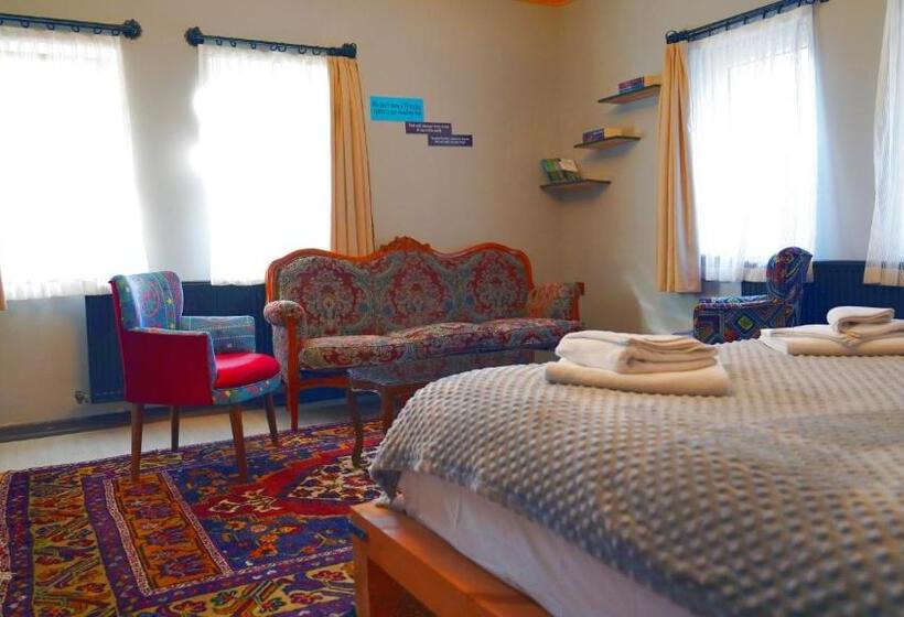 اتاق استاندارد با تخت بزرگ, Alpha Stone House