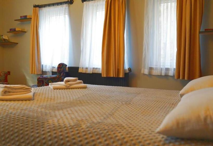 غرفة قياسية سرير كينج, Alpha Stone House