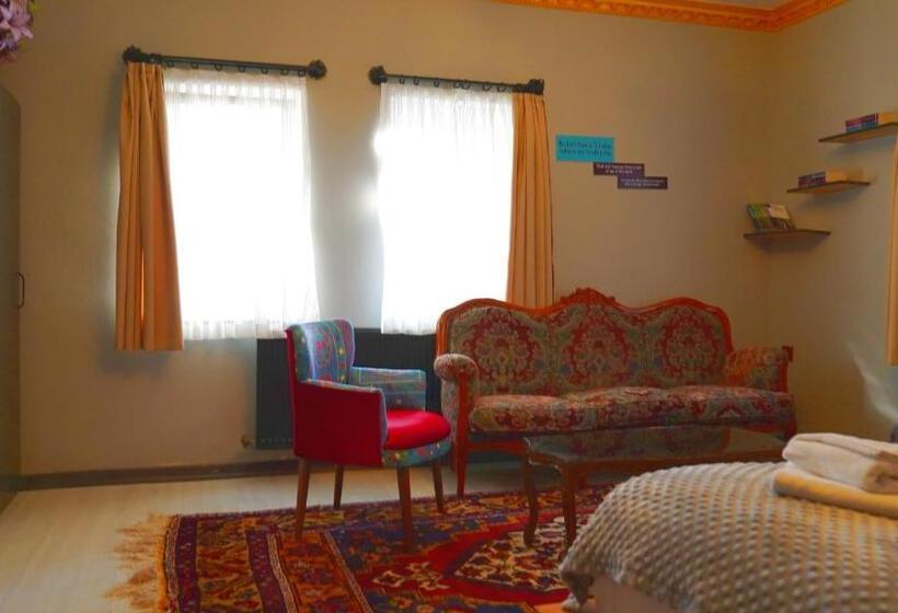 اتاق استاندارد با تخت بزرگ, Alpha Stone House