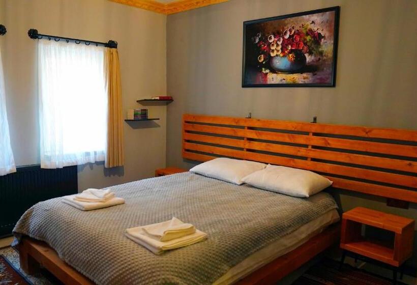 اتاق استاندارد, Alpha Stone House