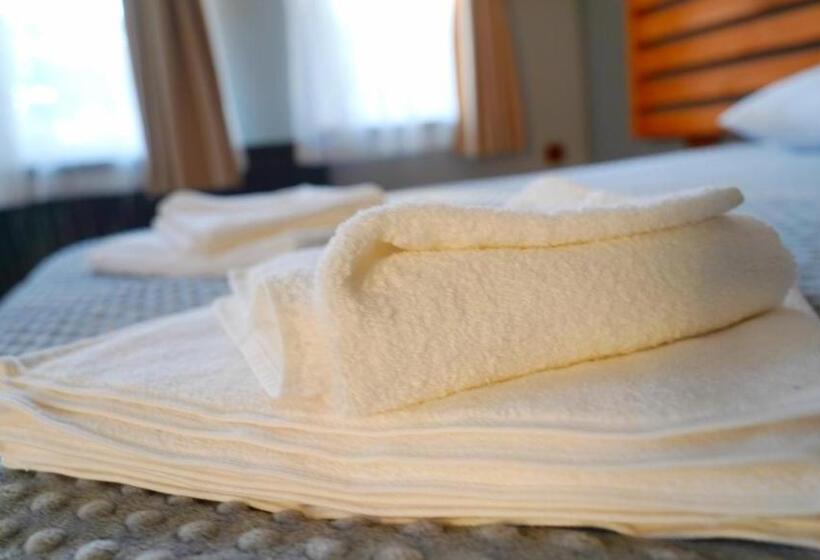 اتاق استاندارد, Alpha Stone House