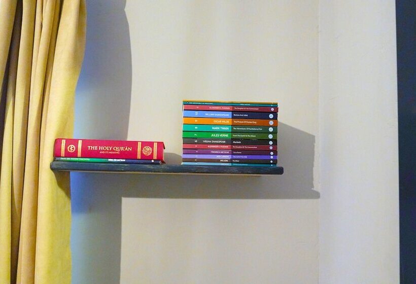 اتاق استاندارد, Alpha Stone House