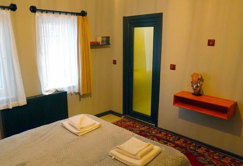 اتاق استاندارد, Alpha Stone House