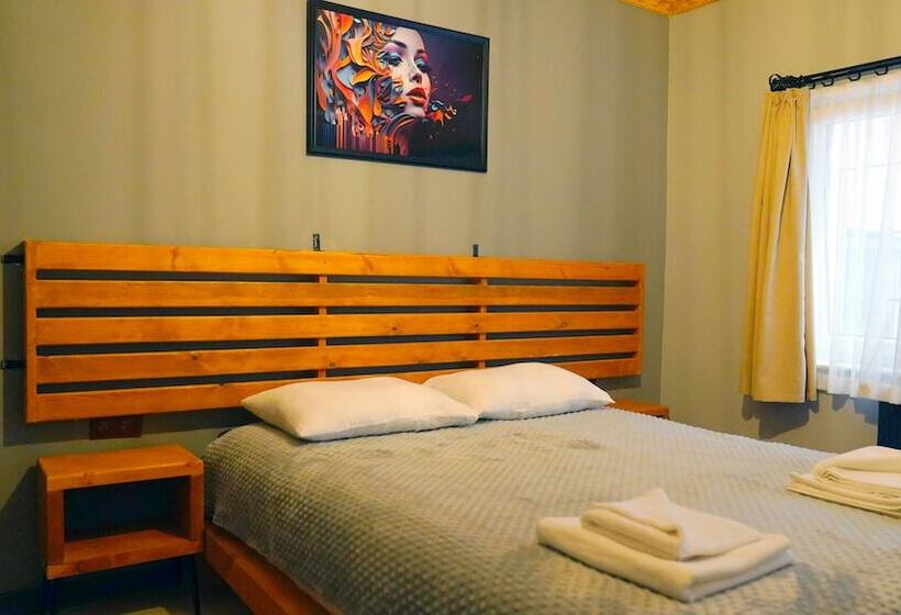 اتاق استاندارد, Alpha Stone House