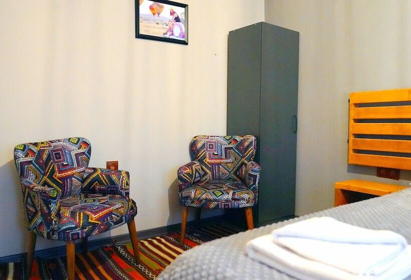 اتاق استاندارد, Alpha Stone House