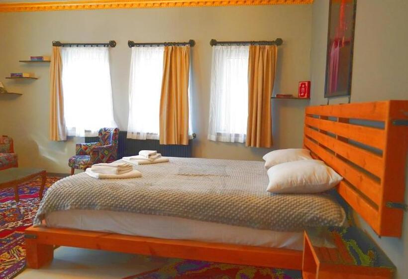 اتاق استاندارد با تخت بزرگ, Alpha Stone House