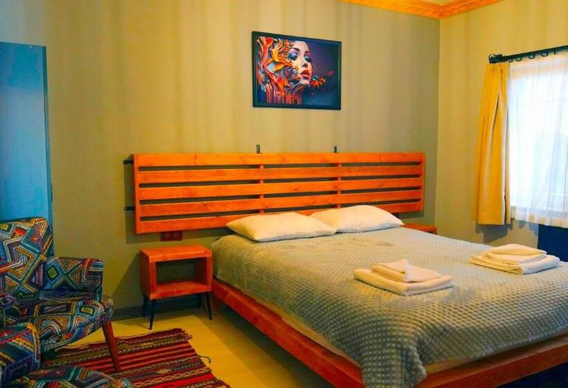 اتاق استاندارد, Alpha Stone House