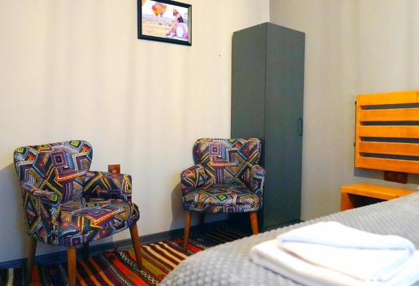 اتاق استاندارد, Alpha Stone House