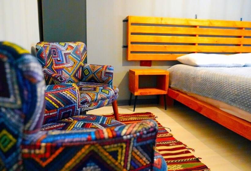 اتاق استاندارد, Alpha Stone House