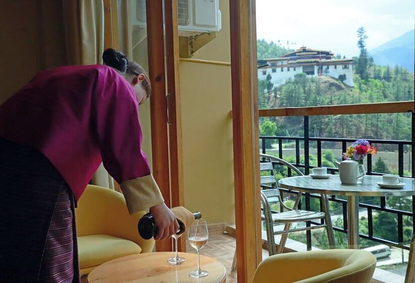 Deluxe Room, Cholay Khangzang