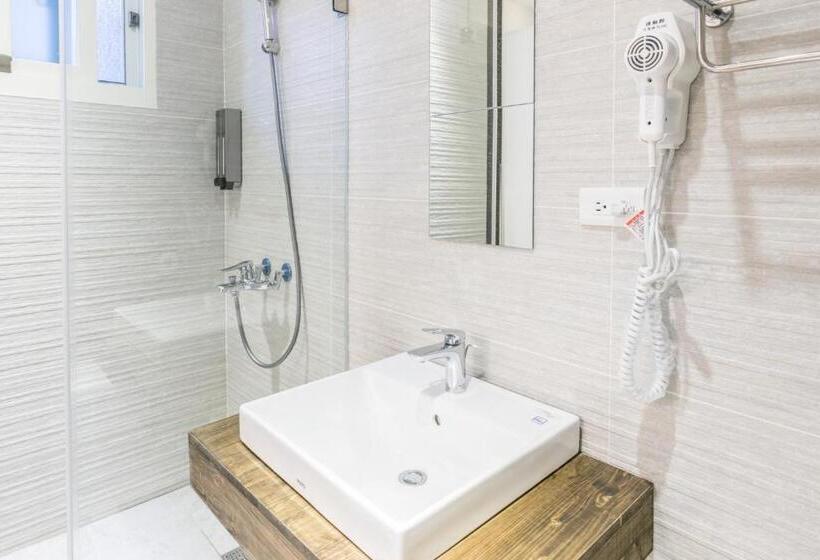 اتاق استاندارد با بالکن, Blue Hole Guesthouse藍洞民宿