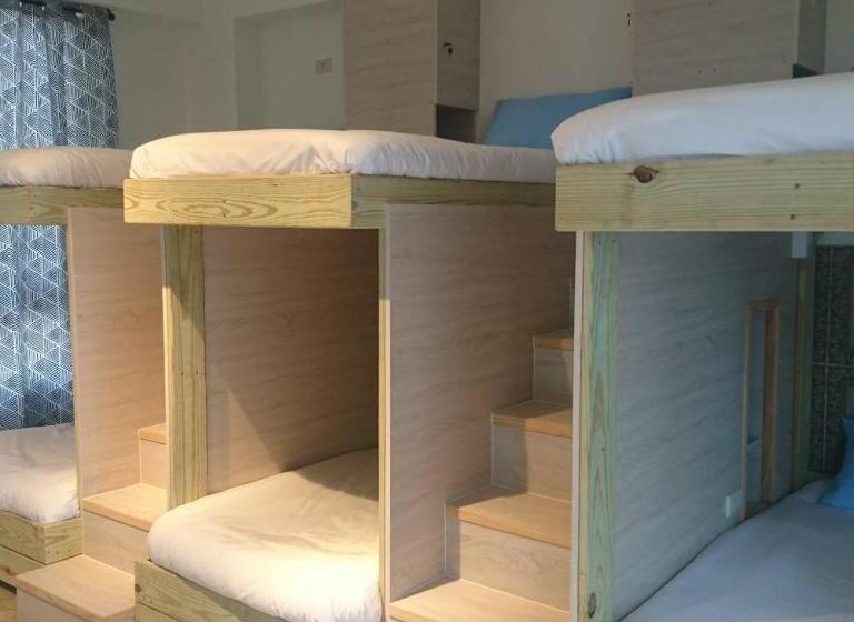 تختخواب در اتاق مشترک, Blue Hole Guesthouse藍洞民宿