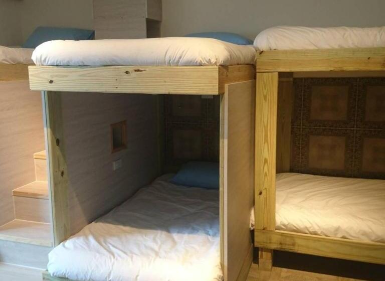 تختخواب در اتاق مشترک, Blue Hole Guesthouse藍洞民宿