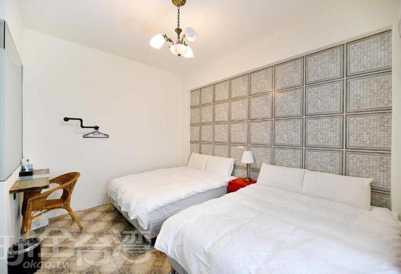 اتاق استاندارد چهار تخته, Blue Hole Guesthouse藍洞民宿