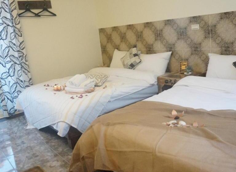 اتاق استاندارد چهار تخته, Blue Hole Guesthouse藍洞民宿