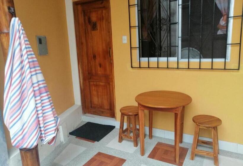 スタンダードルーム, La Casa De Lili