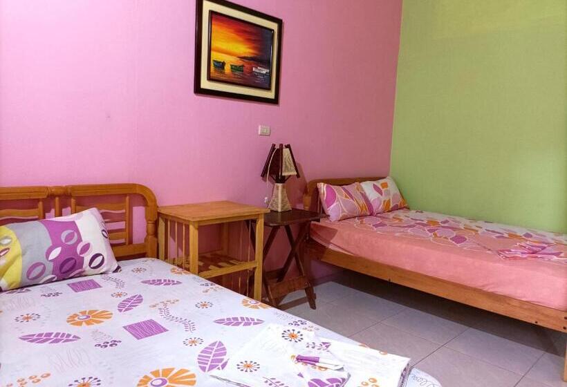 スタンダードトリプルルーム, La Casa De Lili