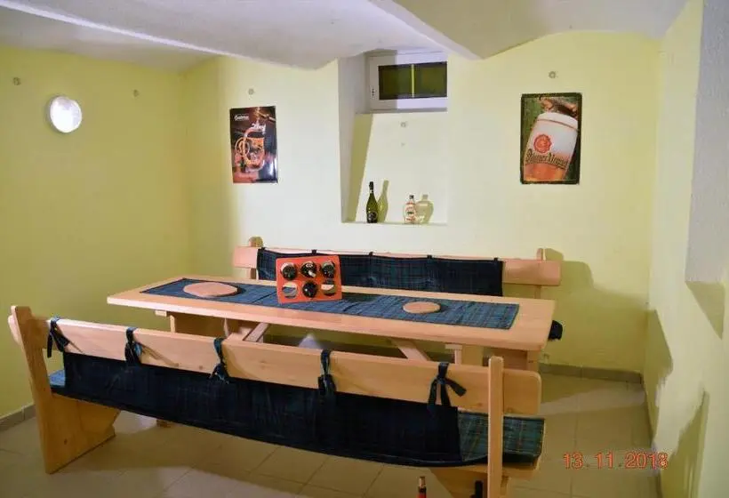 Standard Kolmen Hengen Huone, Penzion Pod Kostelem