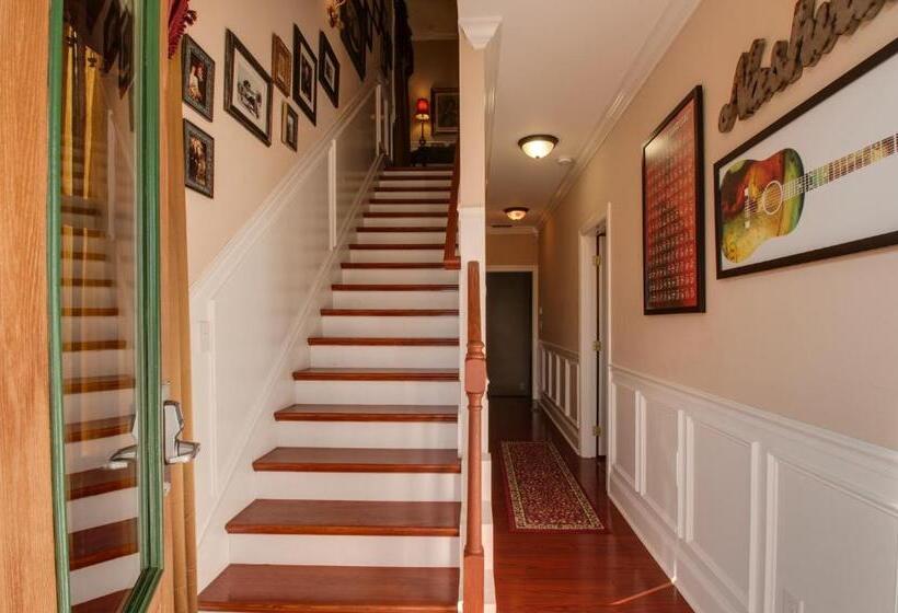 בית, 4 חדרי שינה, Rick S Downtown Nashville Guest House