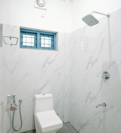 اتاق استاندارد بدون تهویه هوا, Cliff Stories