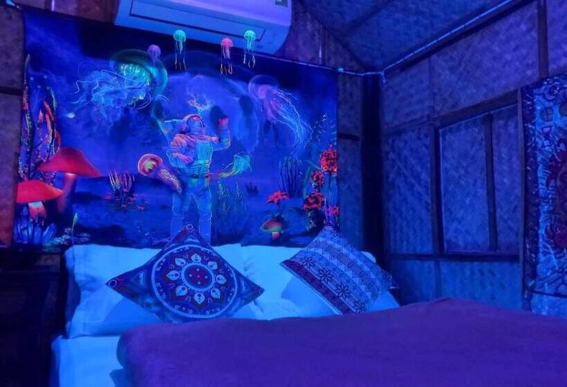 בונגלו סטנדרט עם נוף לגינה, Bar Horizon Hostel