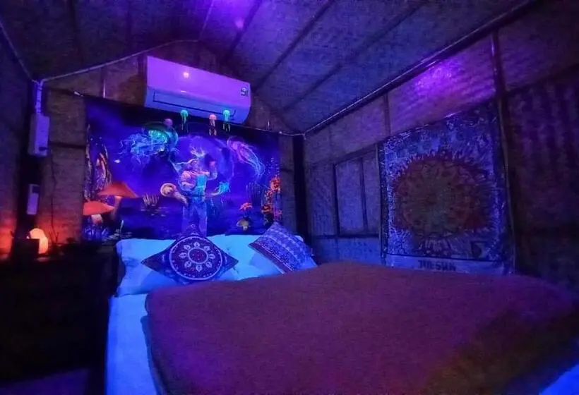 ガーデンビューのスタンダードバンガロー, Bar Horizon Hostel