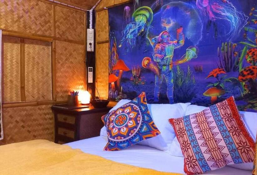 בונגלו סטנדרט עם נוף לגינה, Bar Horizon Hostel