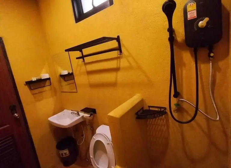 キャビン, Bar Horizon Hostel