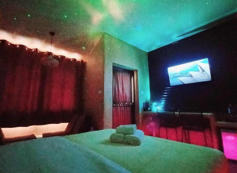 בקתה, Bar Horizon Hostel