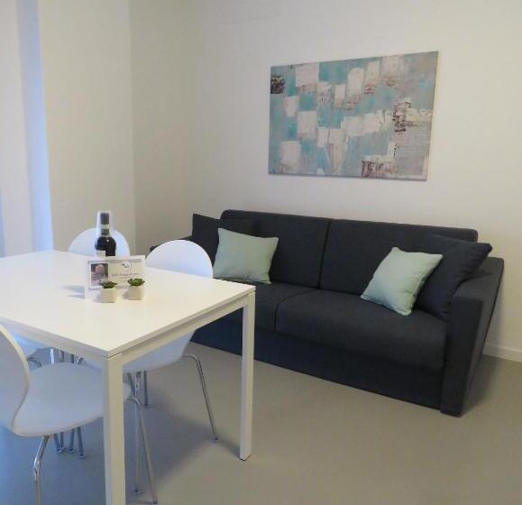 شقة غرفتين, Assago Forum Apartment