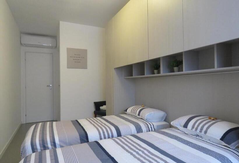 شقة غرفتين, Assago Forum Apartment