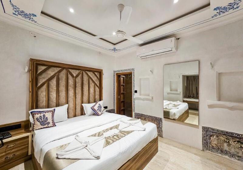 キングサイズベッドのスタンダードルーム, Amoraya Udaipur