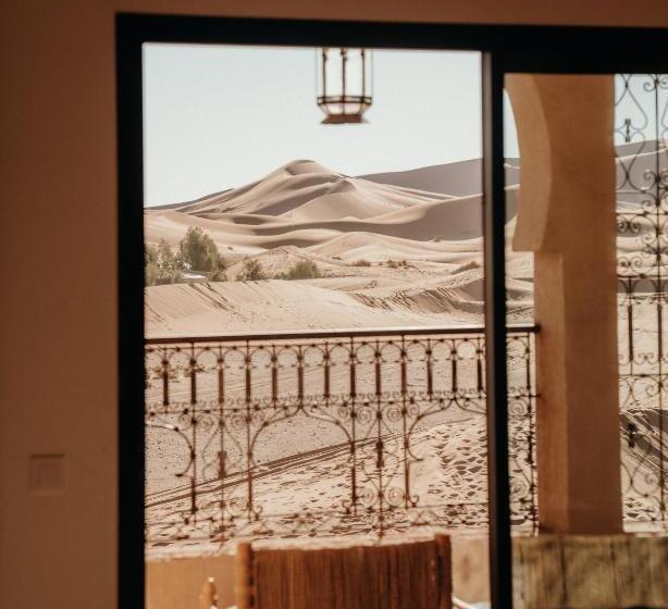 اتاق لوکس با بالکن, Sahara Pearl